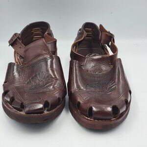 Don Chuy Brown Leather Fisherman Sandals With Buckle Closure & Embossed Design